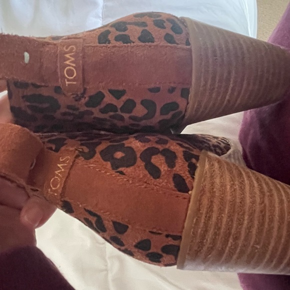 Toms Kallie Leopard Print Booties - NWOT - Picture 2 of 6